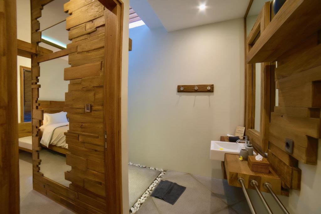 DELUXE QUEEN | QUEEN BED