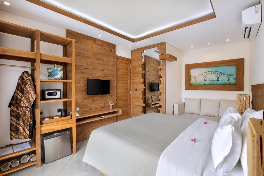 DELUXE QUEEN | QUEEN BED